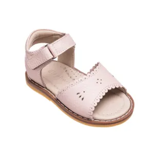 Classic Sandal w/Scallop, Pink