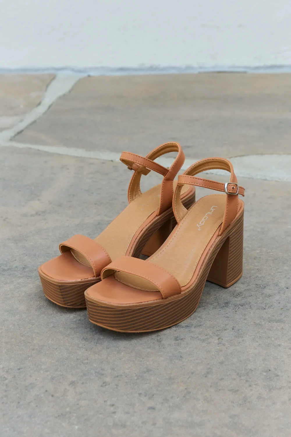 Copenhagen 70's Block Heel Leather Sandals in Cognac